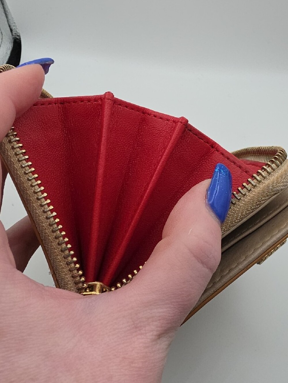 Christian Louboutin Tan Patent Bow Studded Compact Wallet (VERY GOOD)✨️ - Picture 13 of 15